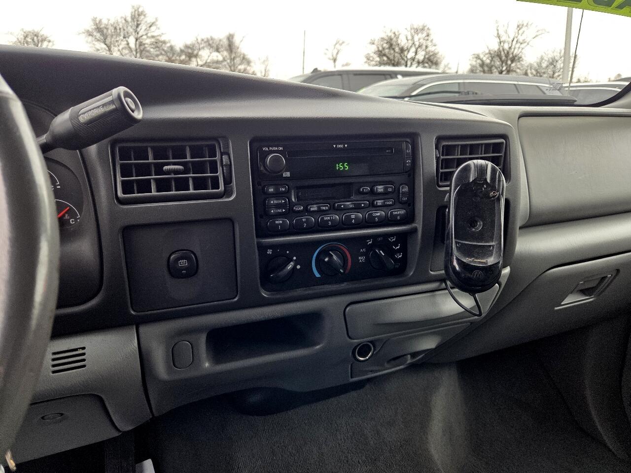 Ford Excursion XLT 5.4L 2WD 2004