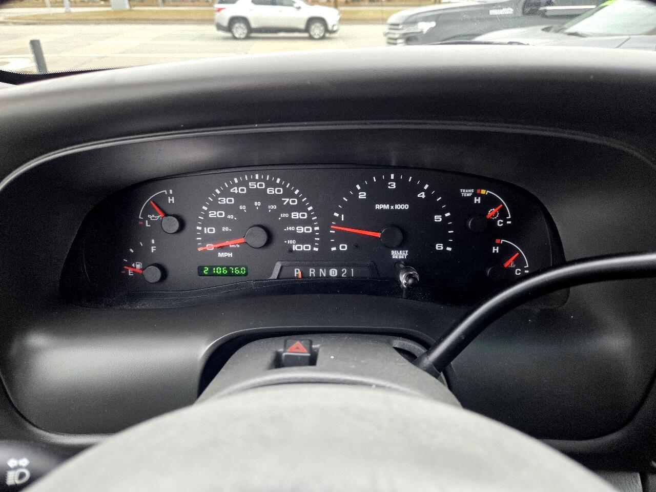 Ford Excursion XLT 5.4L 2WD 2004