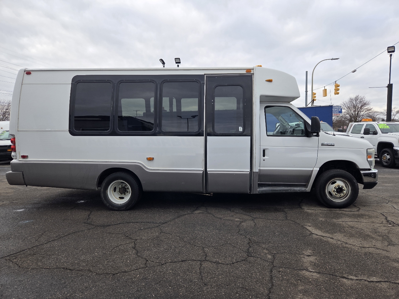 Ford Econoline E450 2011