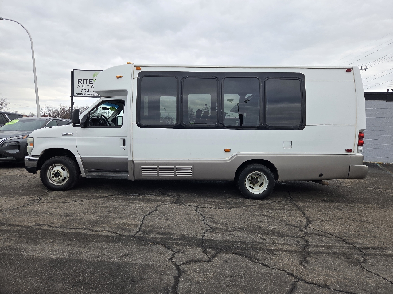 Ford Econoline E450 2011