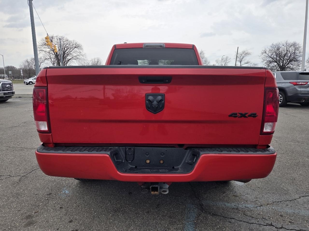 RAM 1500 Tradesman Quad Cab 4WD 2018