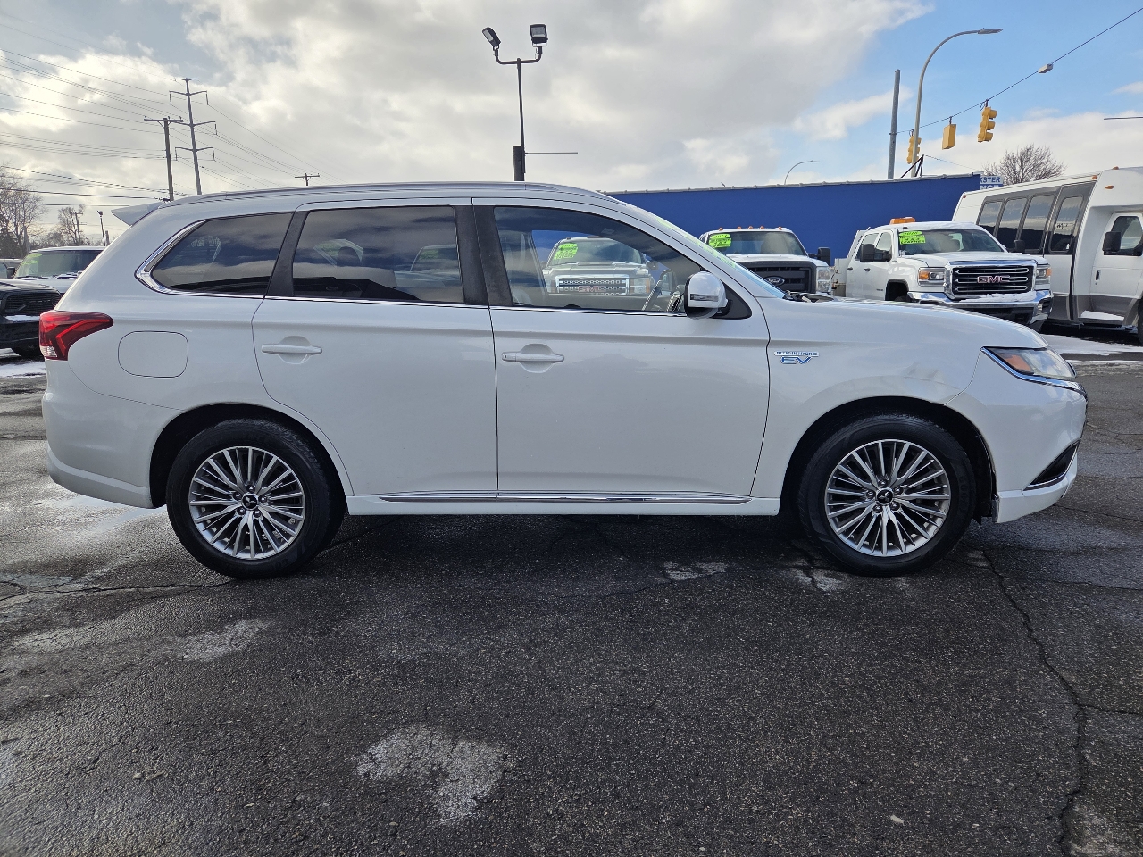 Mitsubishi Outlander PHEV SEL 2022