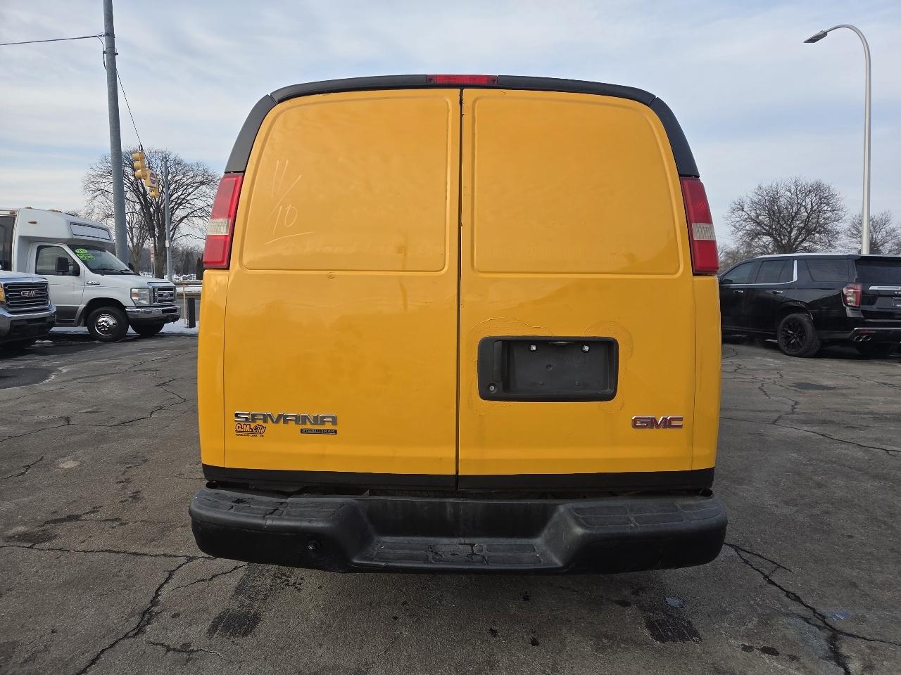 GMC Savana G3500 Extended Cargo 2014
