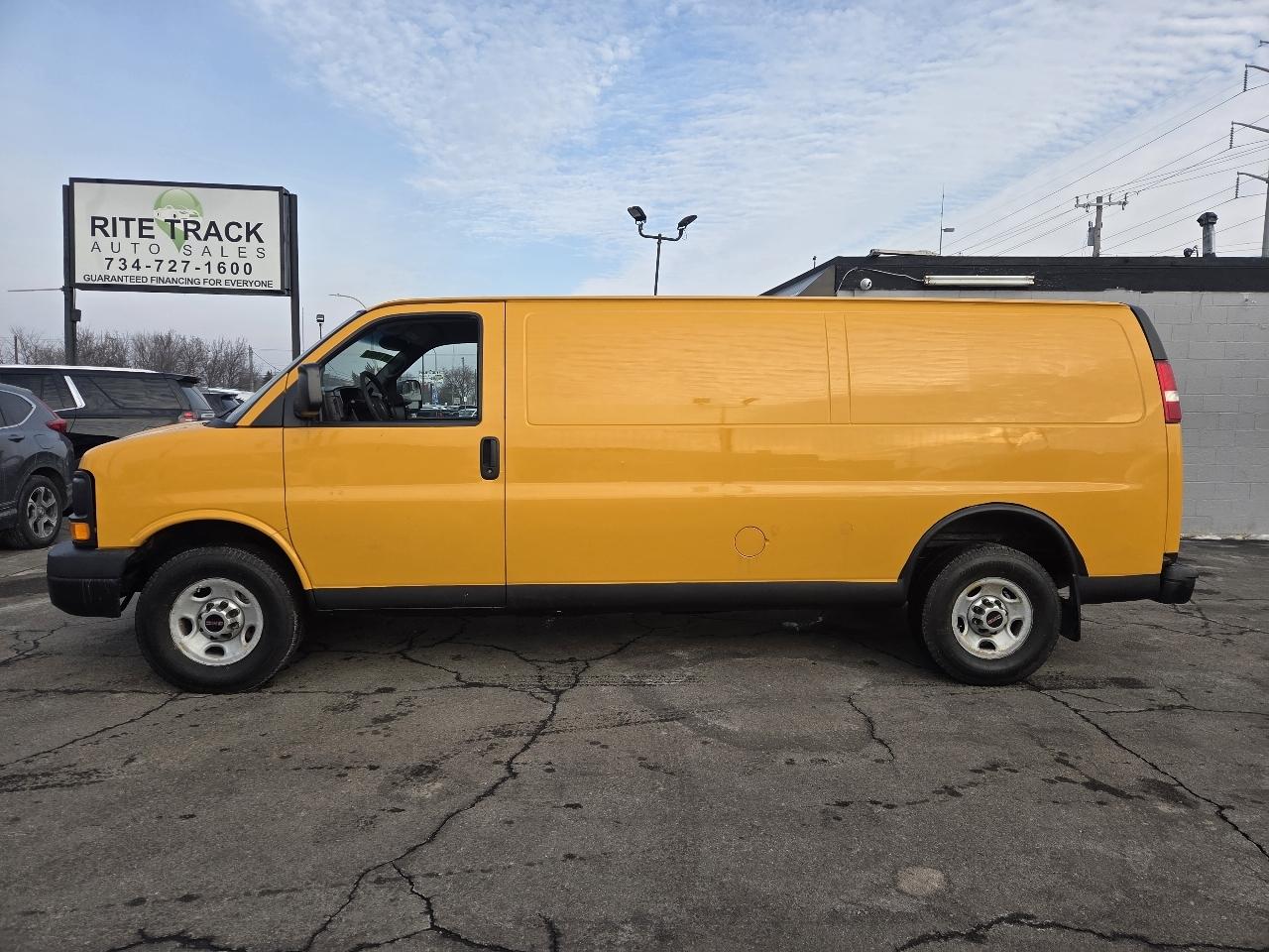 GMC Savana G3500 Extended Cargo 2014