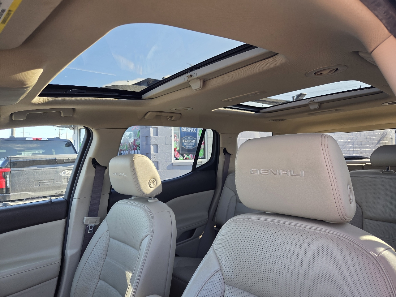 GMC Acadia Denali AWD 2017