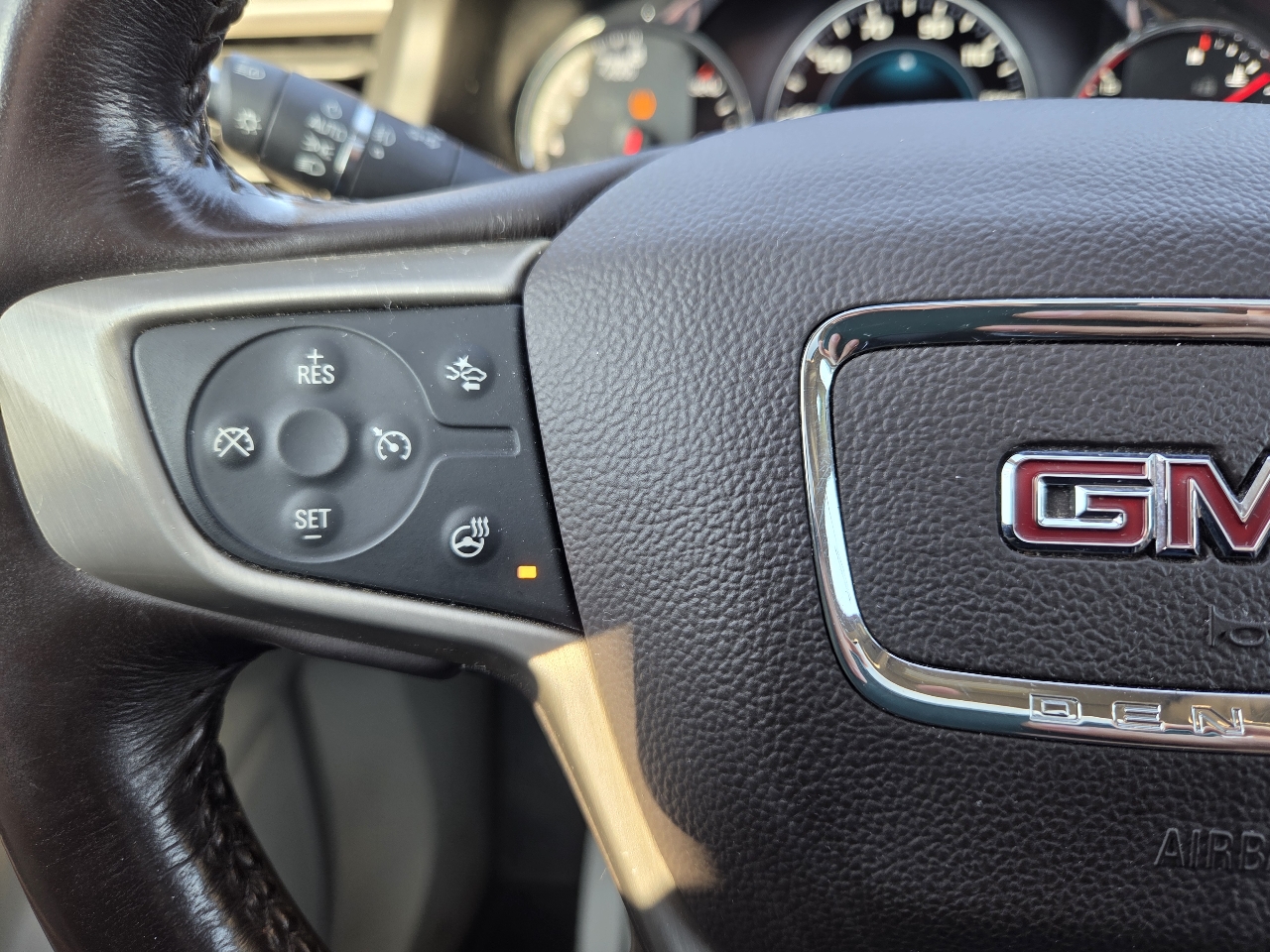 GMC Acadia Denali AWD 2017