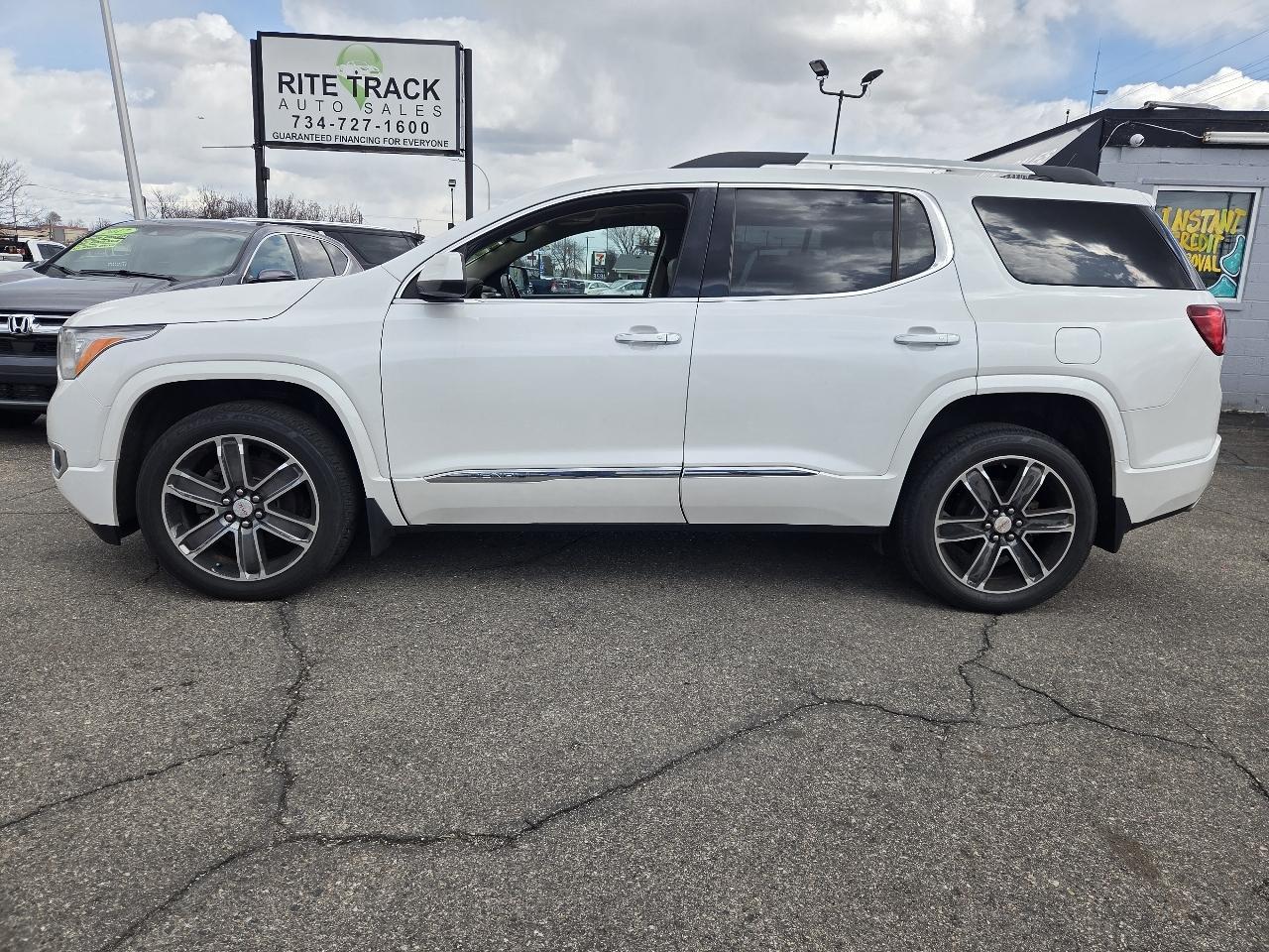 GMC Acadia Denali AWD 2017