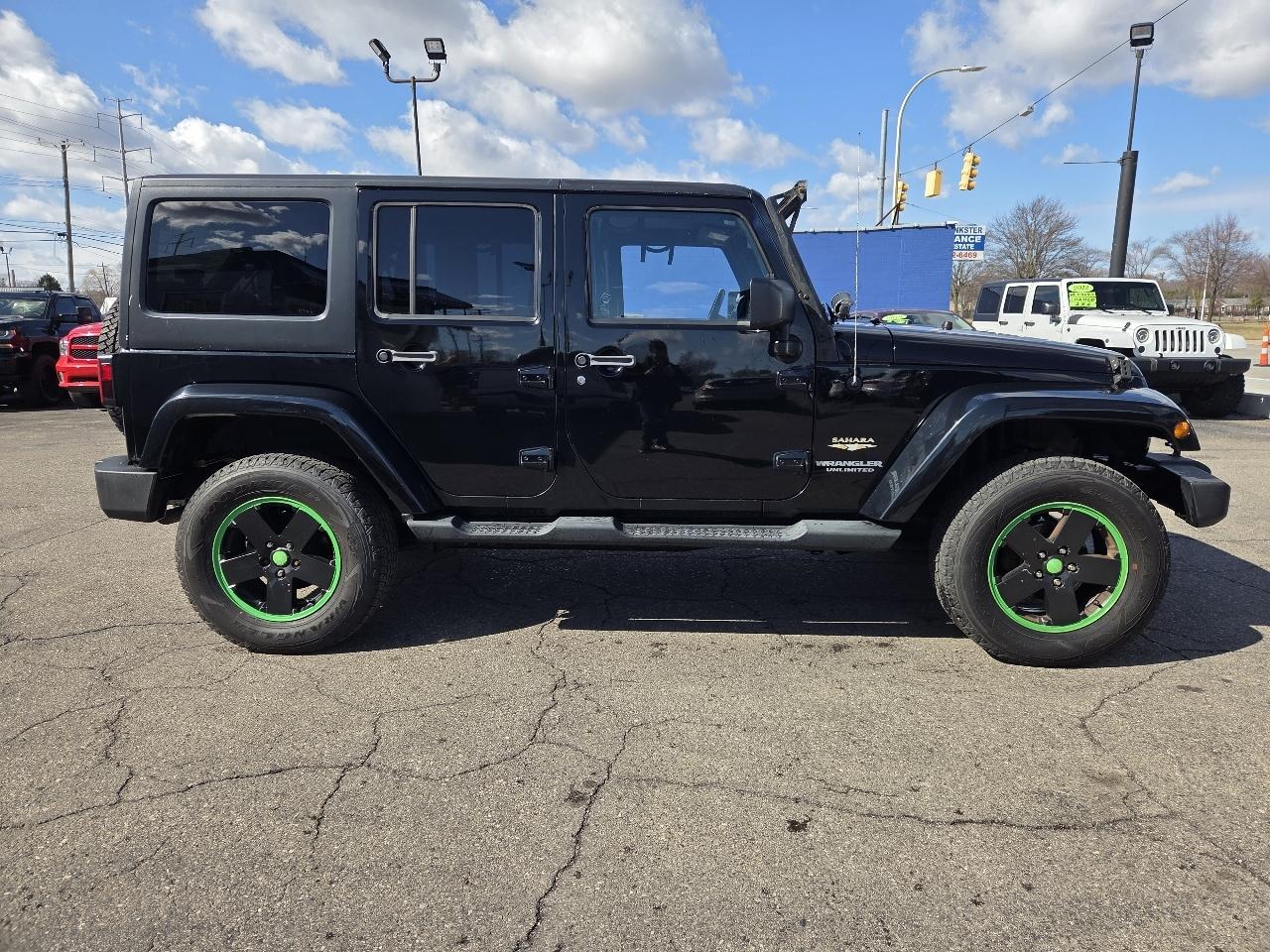 Jeep Wrangler Unlimited Sahara 4WD 2012