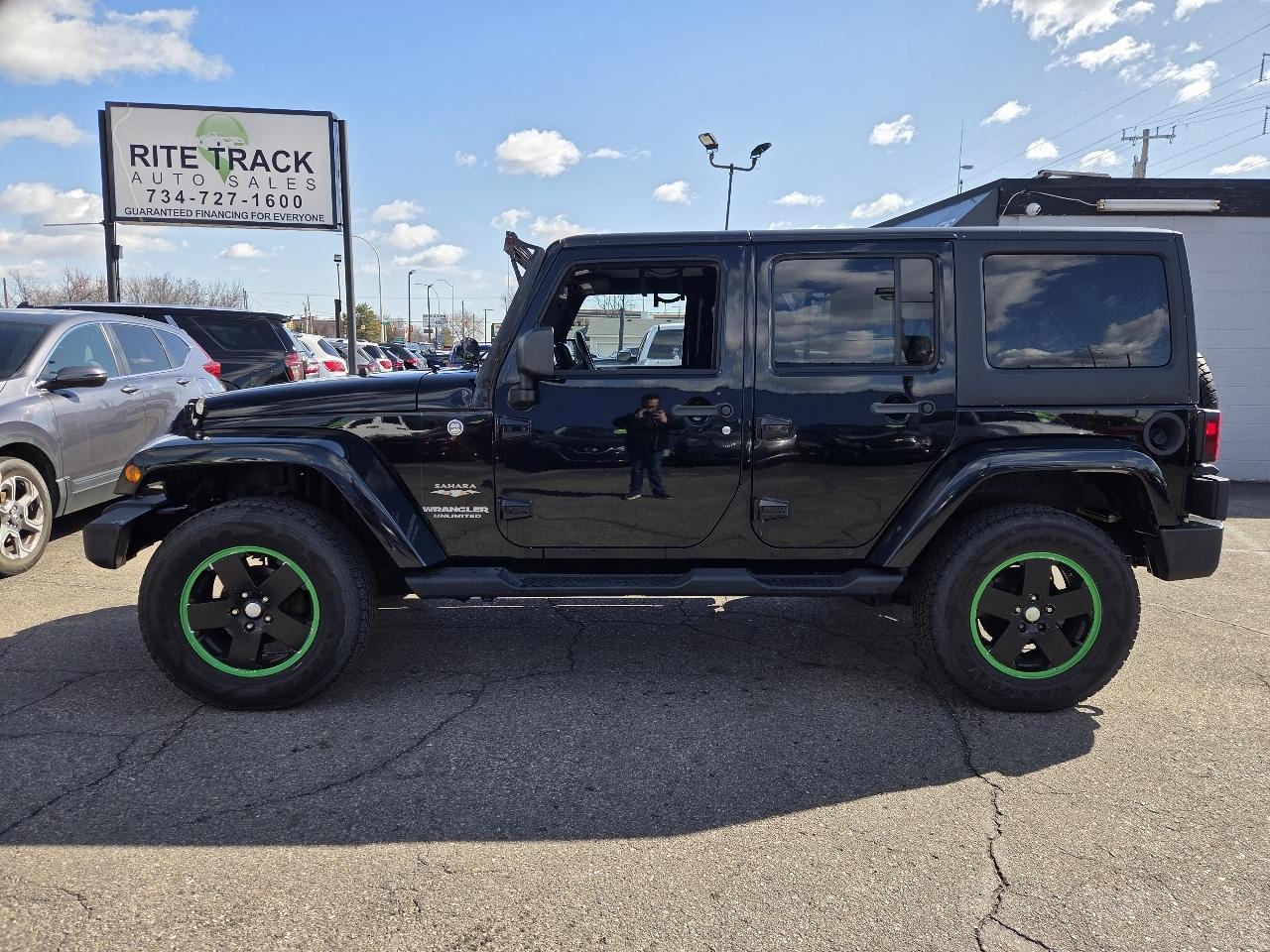 Jeep Wrangler Unlimited Sahara 4WD 2012