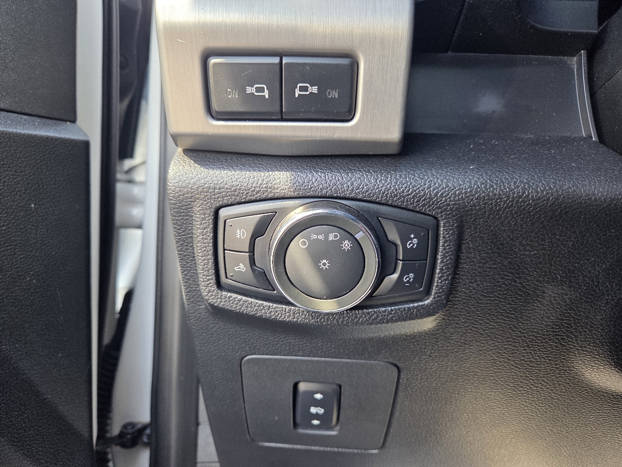 Ford F-150 Lariat SuperCrew 5.5-ft. Bed 4WD 2016