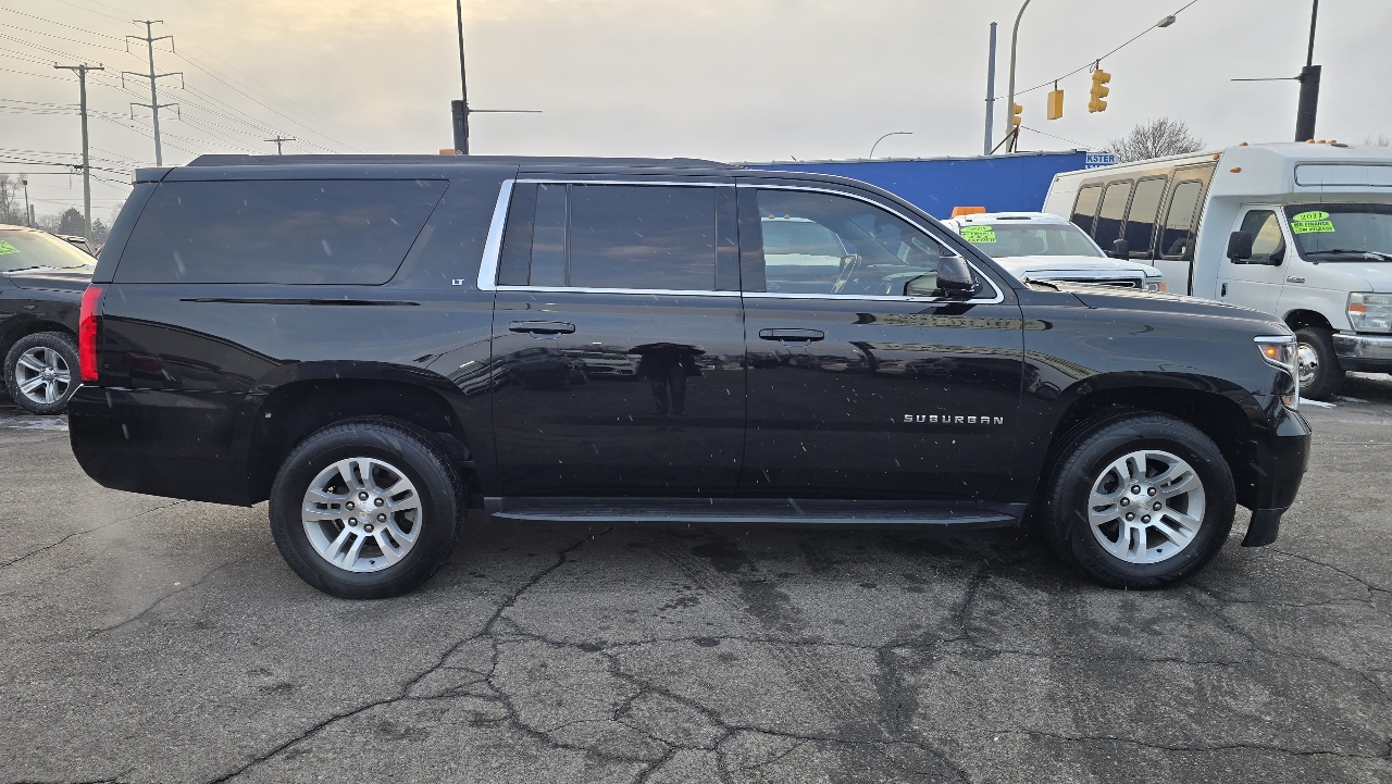 Chevrolet Suburban LT 4WD 2019