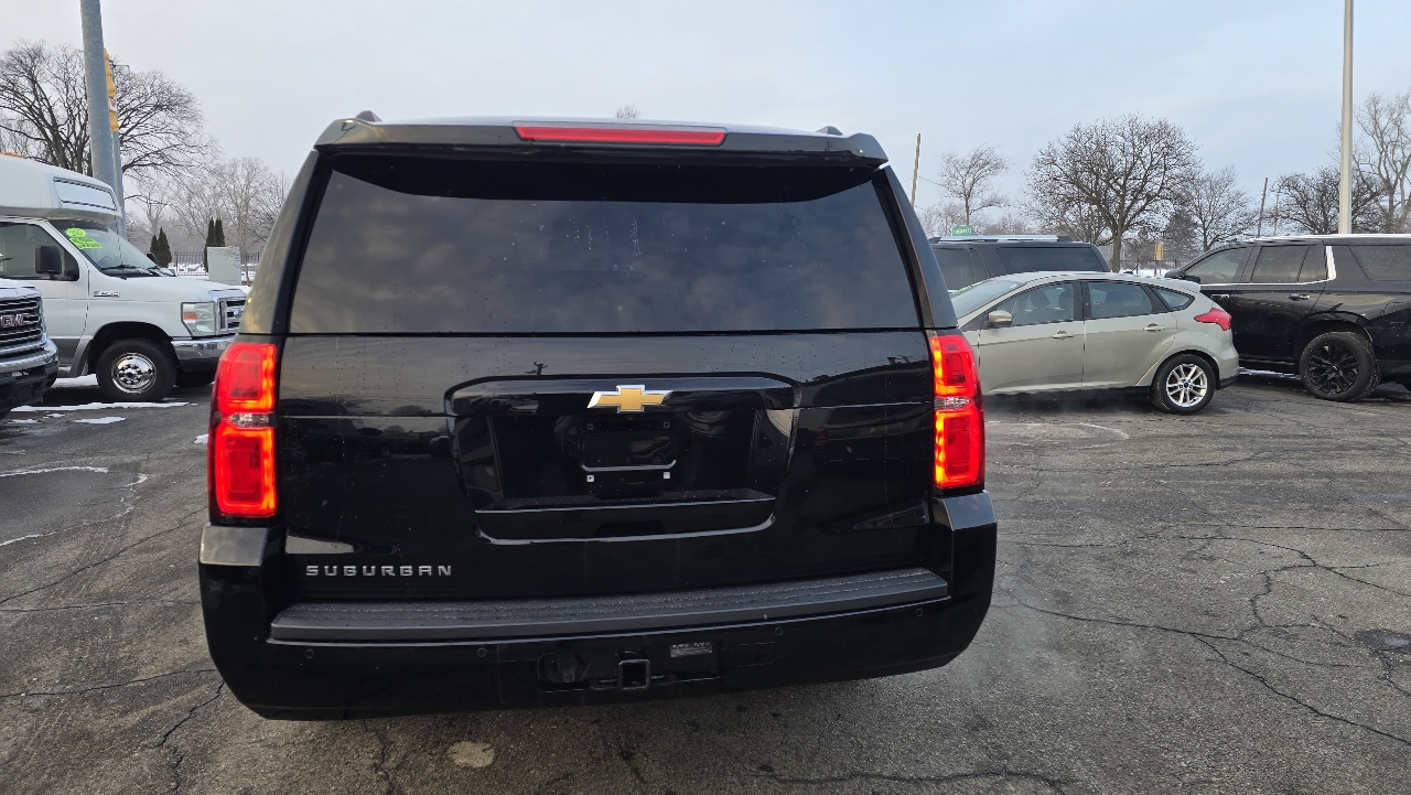 Chevrolet Suburban LT 4WD 2019