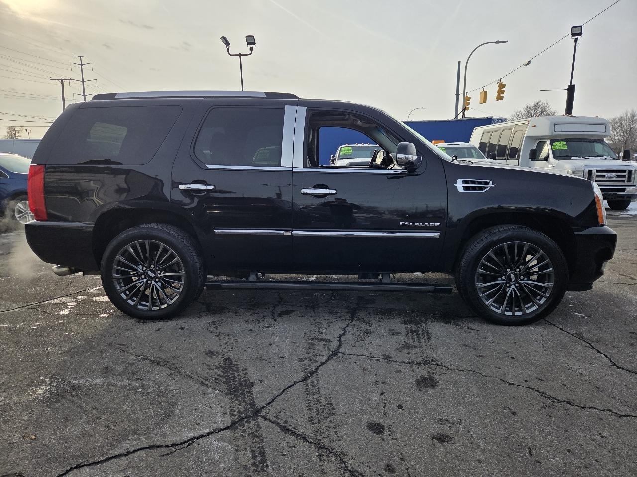 Cadillac Escalade 4WD 4dr Premium Luxury 2012