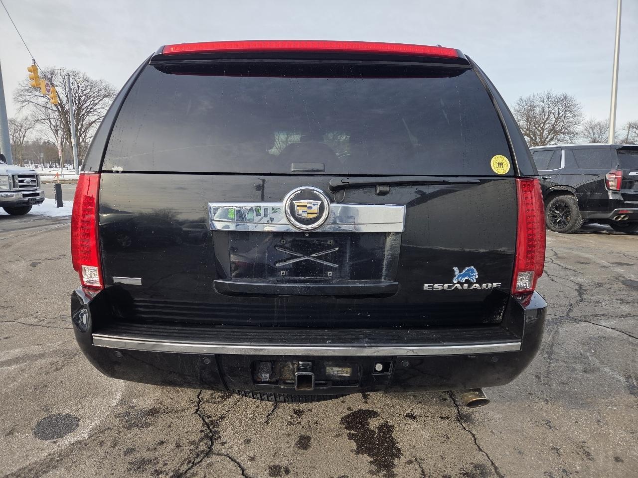 Cadillac Escalade 4WD 4dr Premium Luxury 2012