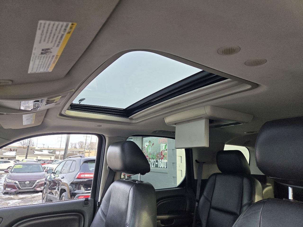 Cadillac Escalade 4WD 4dr Premium Luxury 2012