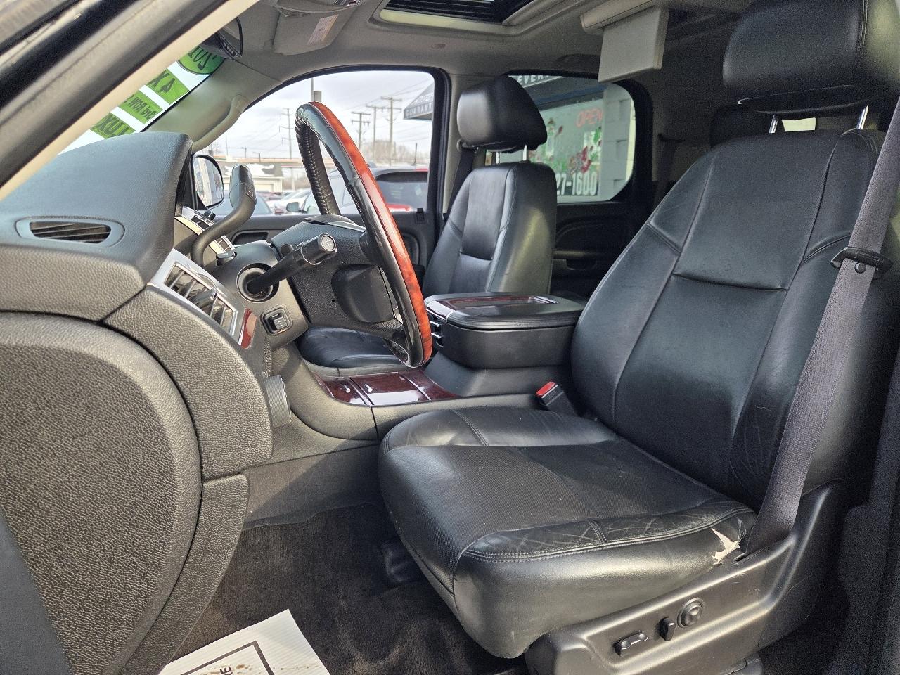 Cadillac Escalade 4WD 4dr Premium Luxury 2012