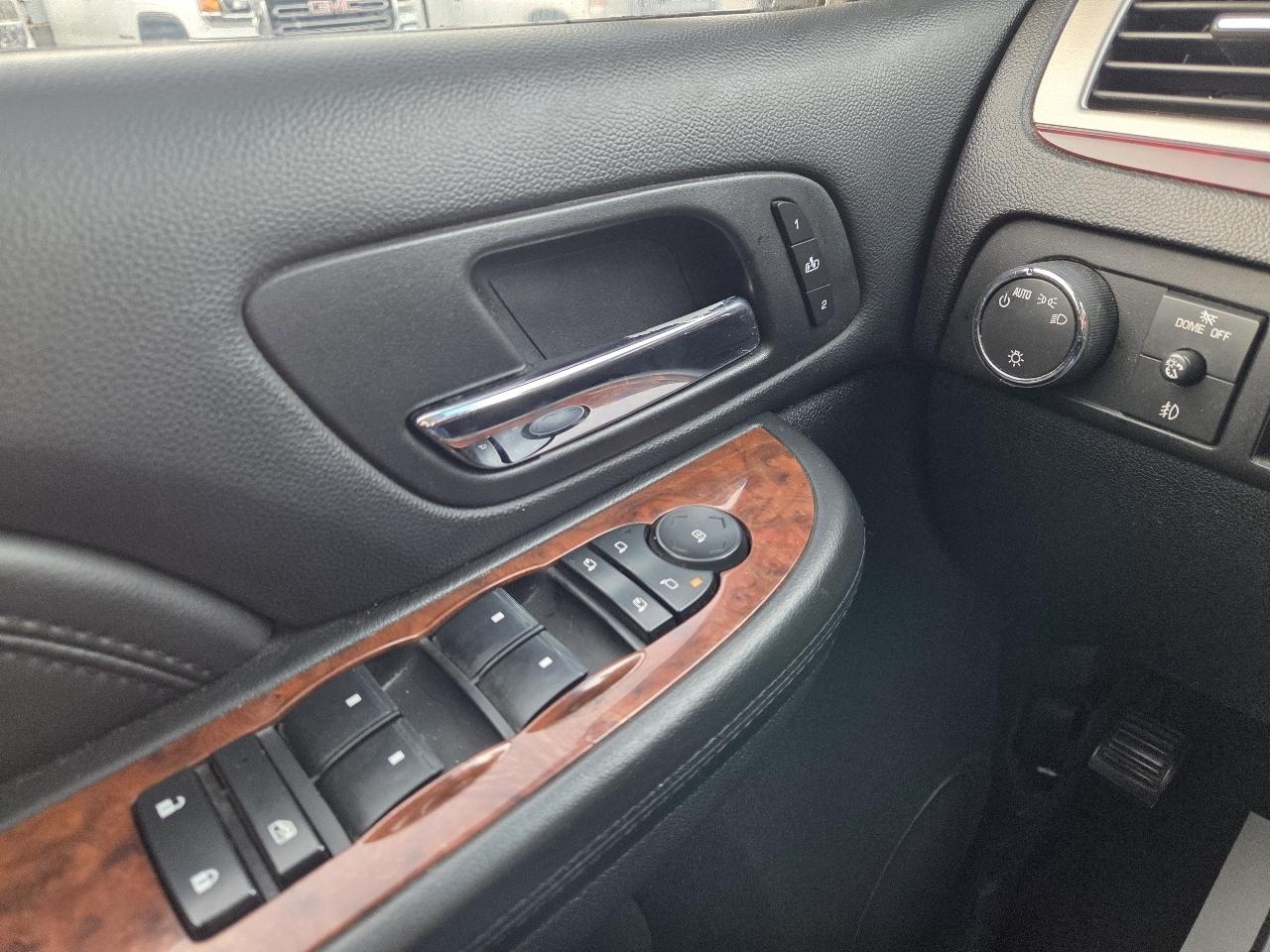 Cadillac Escalade 4WD 4dr Premium Luxury 2012