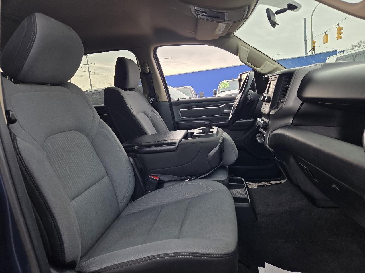 RAM 1500 Big Horn Crew Cab SWB 4WD 2019