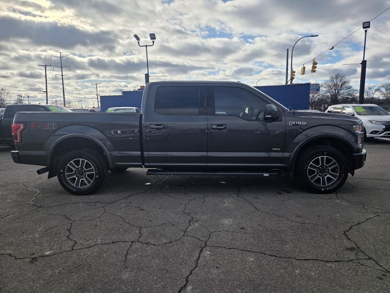 Ford F-150 XL SuperCrew 5.5-ft. Bed 4WD 2015