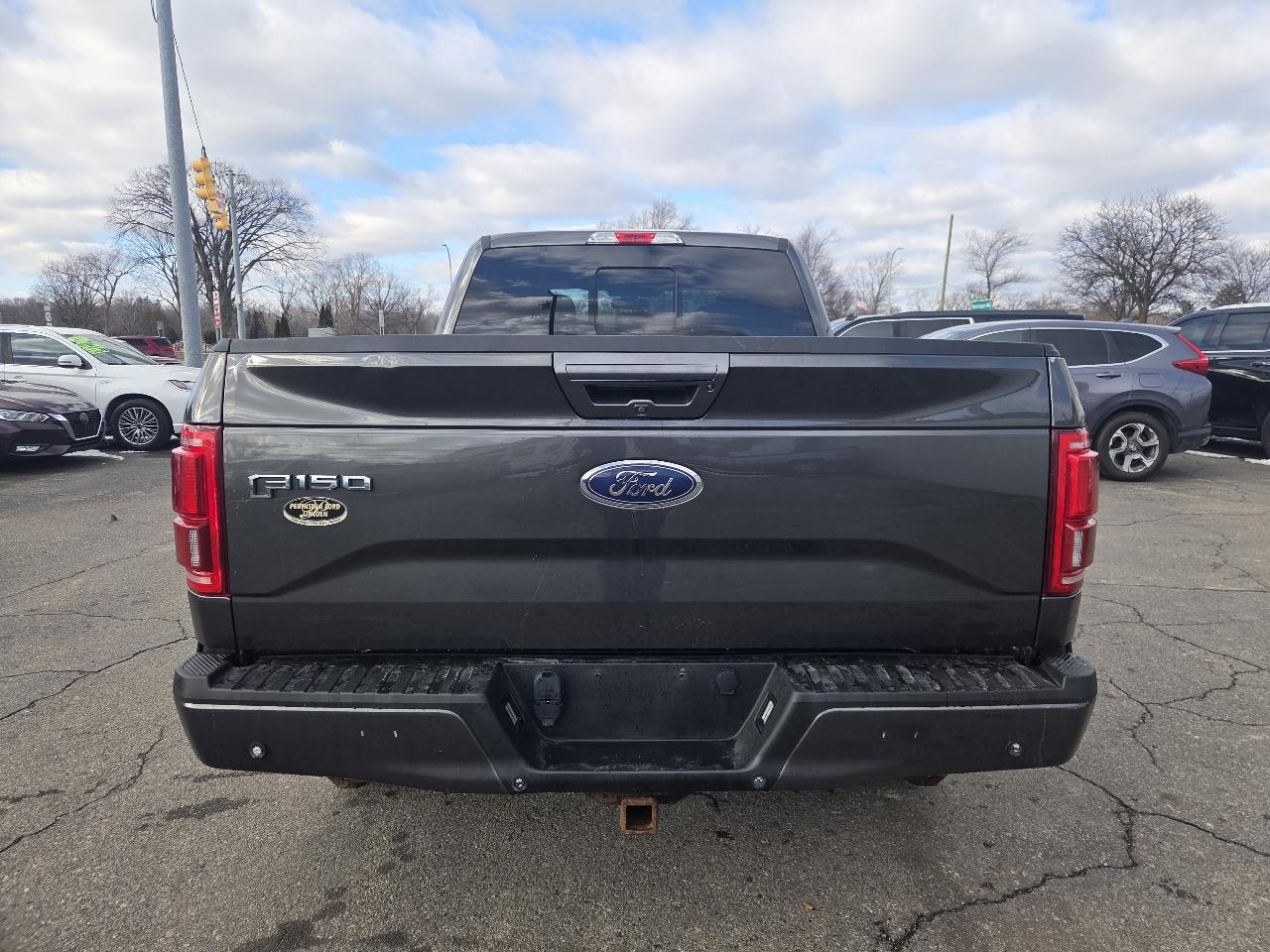 Ford F-150 XL SuperCrew 5.5-ft. Bed 4WD 2015