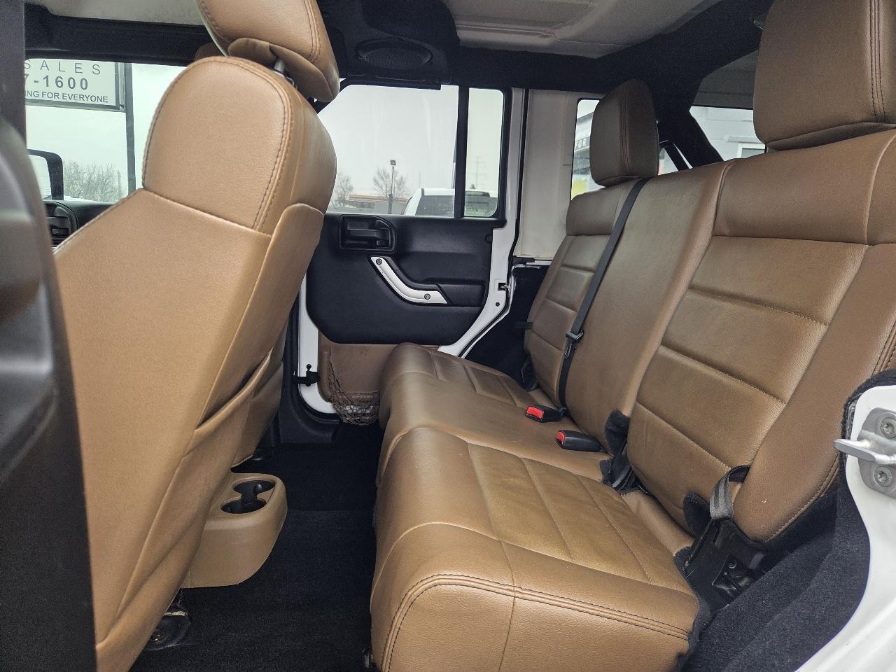 Jeep Wrangler Unlimited Sahara 4WD 2012