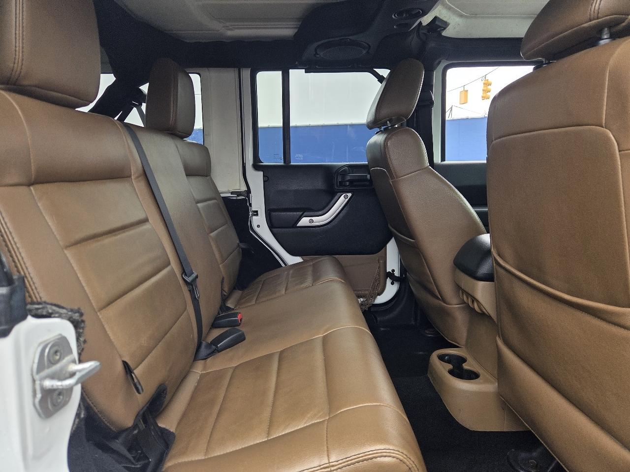 Jeep Wrangler Unlimited Sahara 4WD 2012