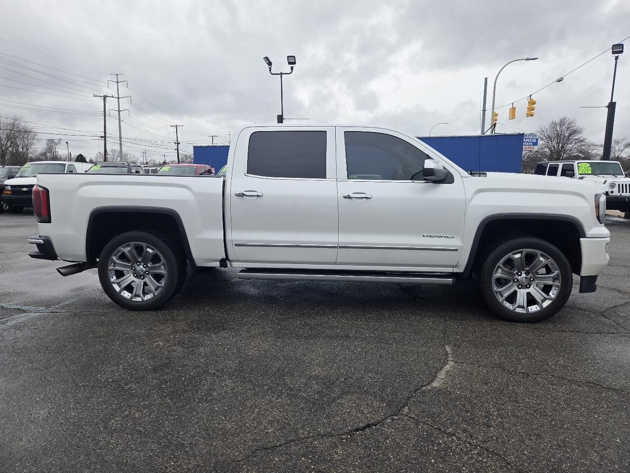 GMC Sierra 1500 Denali Crew Cab Long Box 2WD 2017