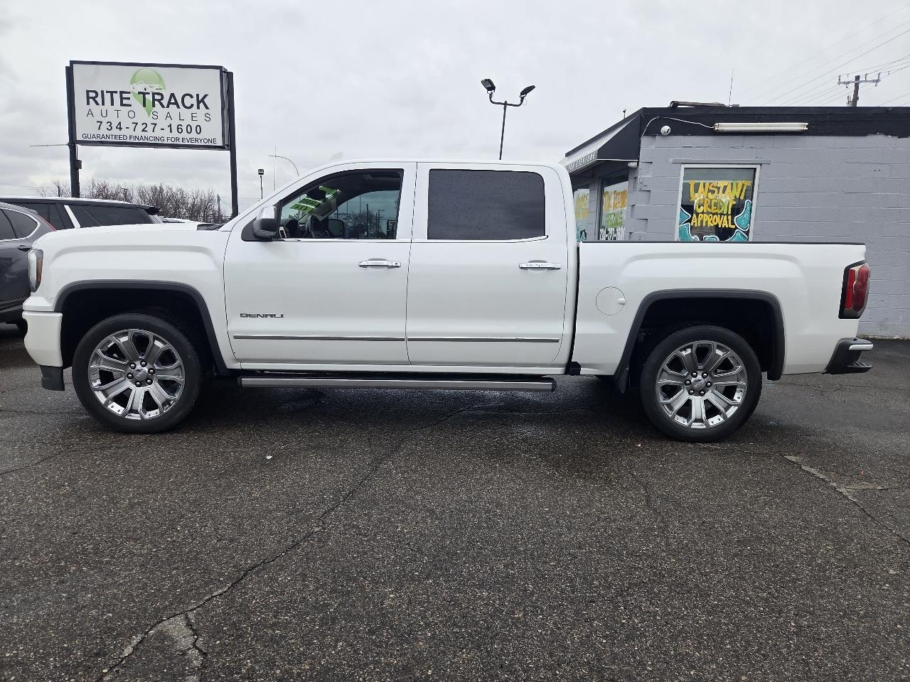 GMC Sierra 1500 Denali Crew Cab Long Box 2WD 2017