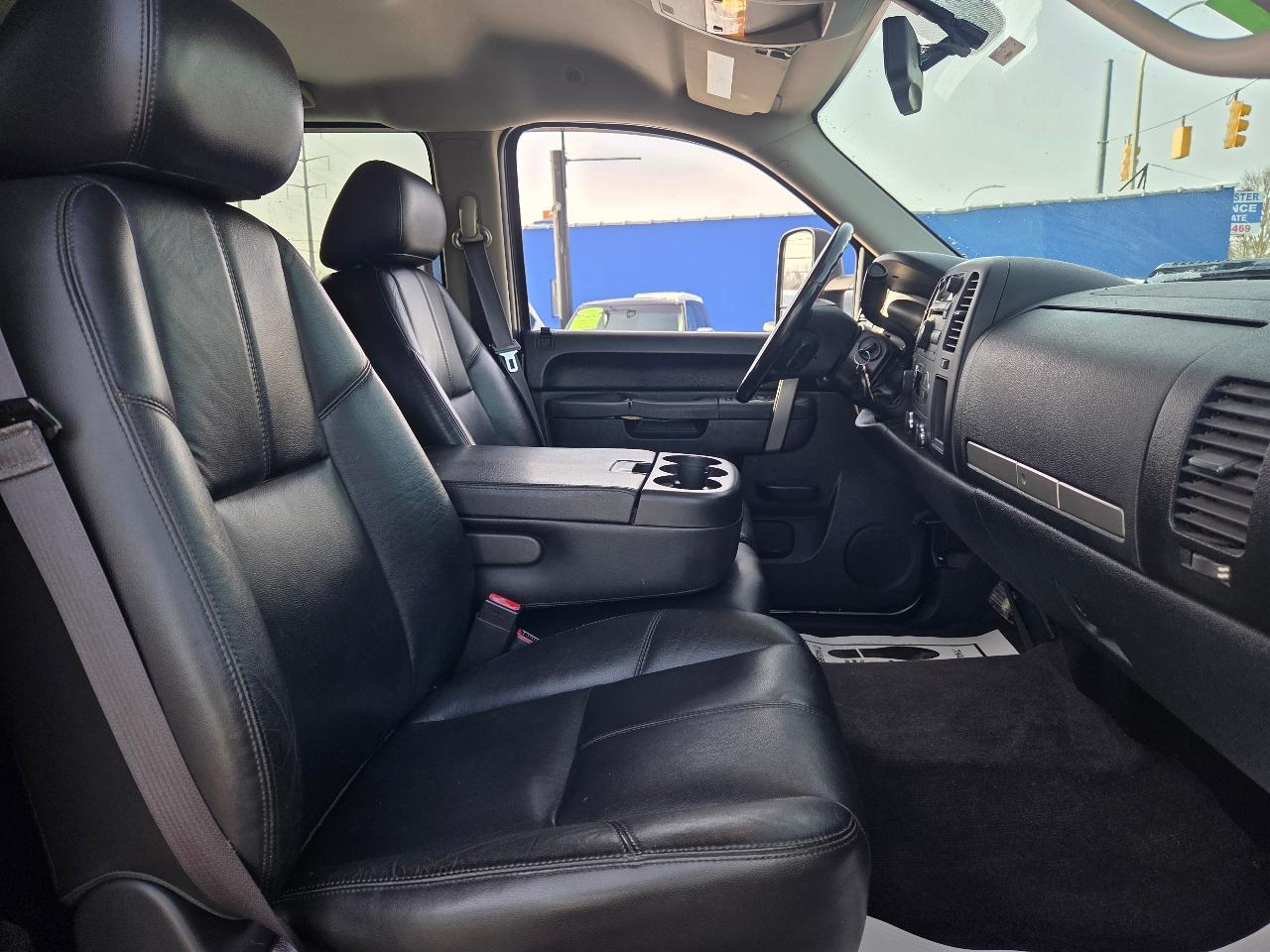 GMC Sierra 3500HD SLE Crew Cab 4WD 2013