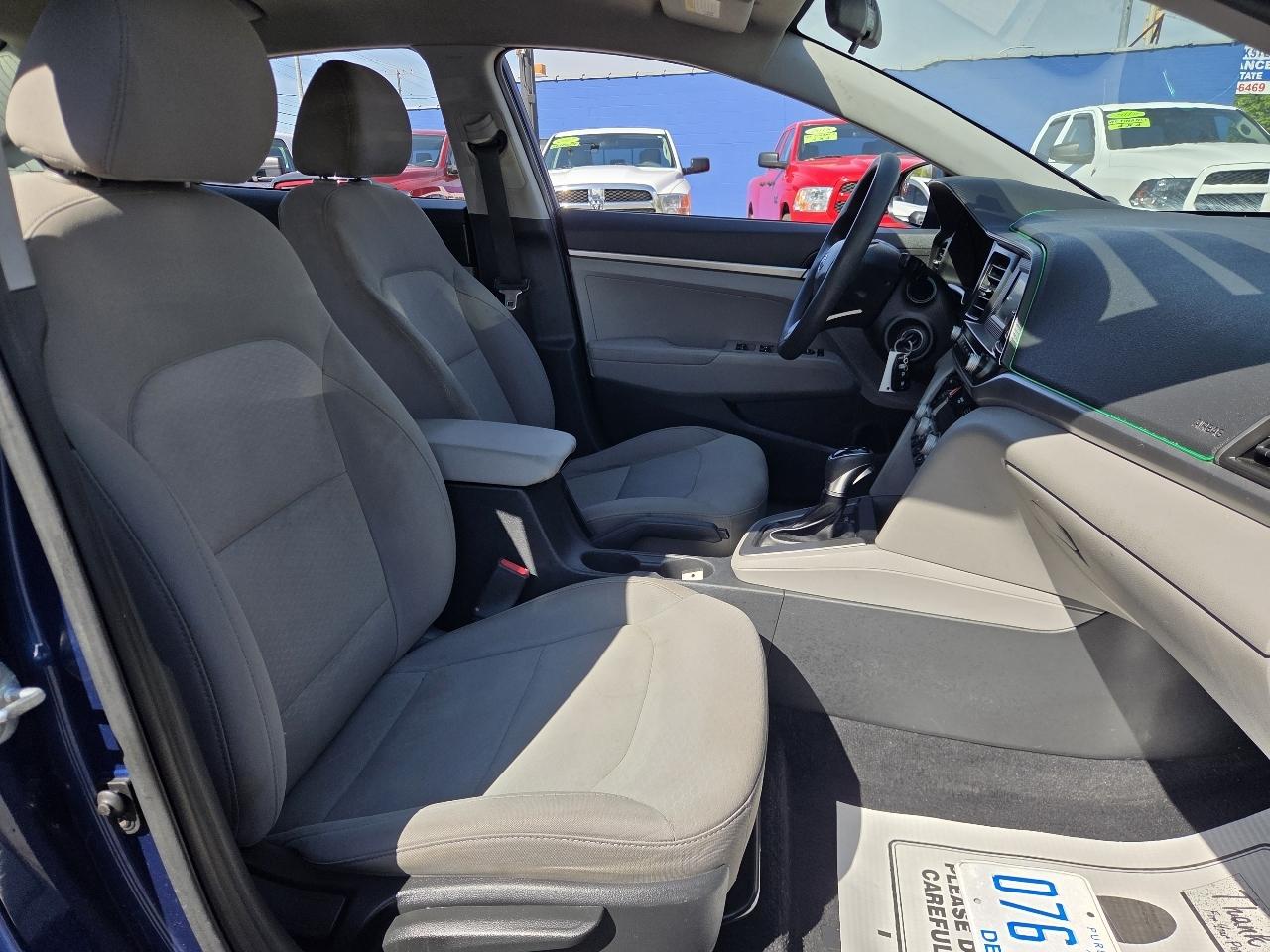 Hyundai Elantra SE 6M 2020