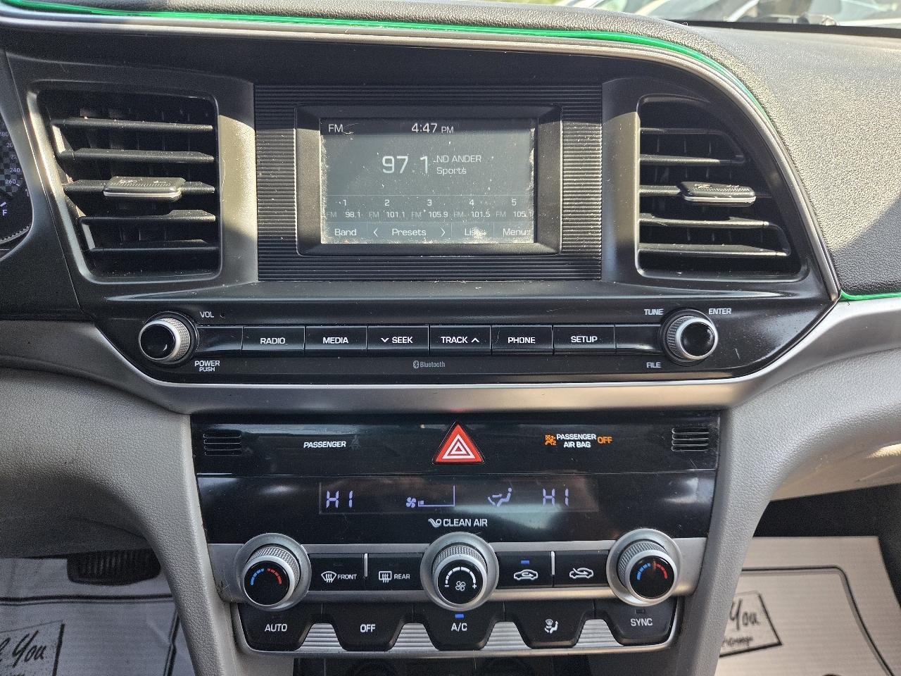 Hyundai Elantra SE 6M 2020