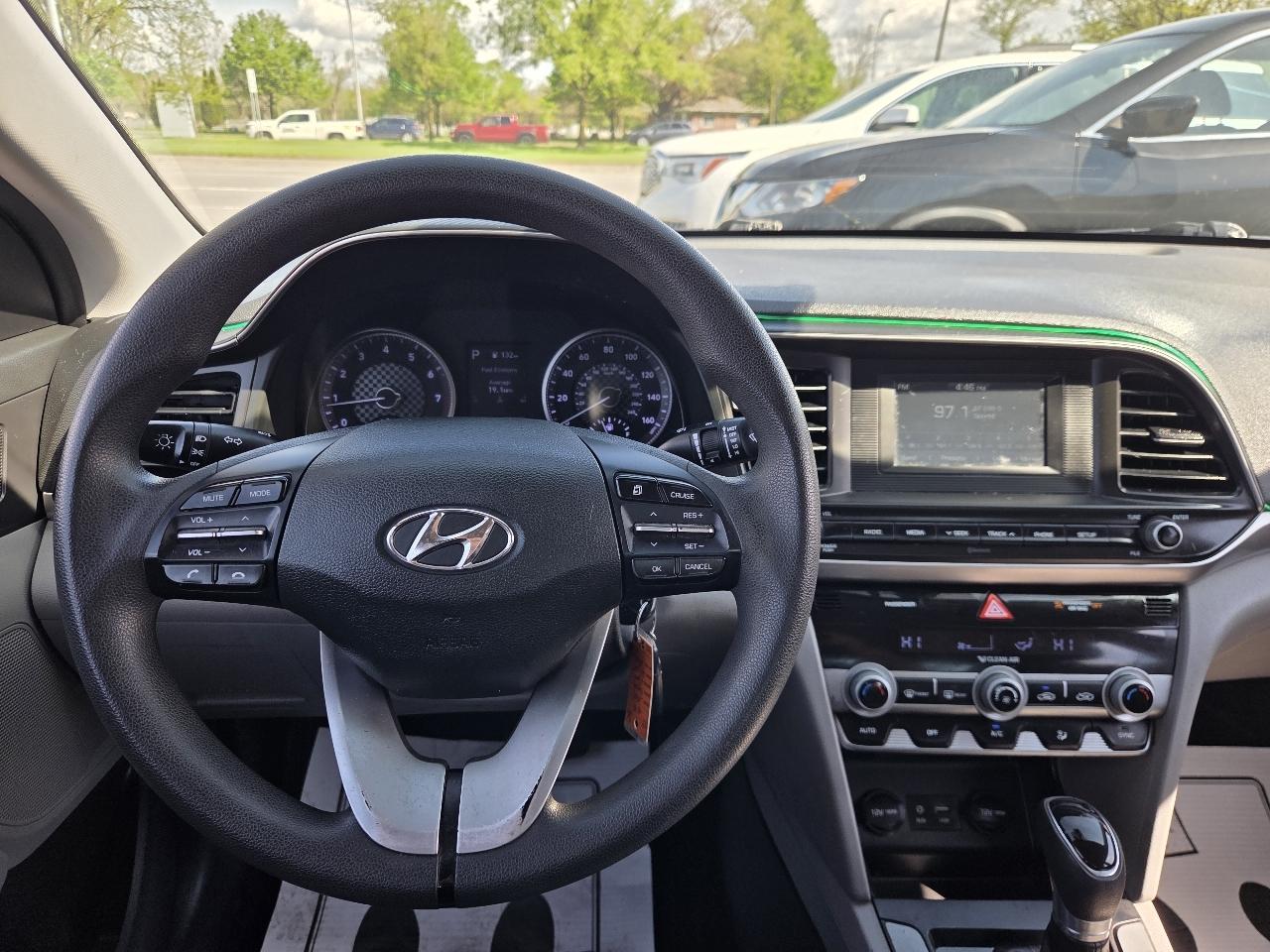 Hyundai Elantra SE 6M 2020