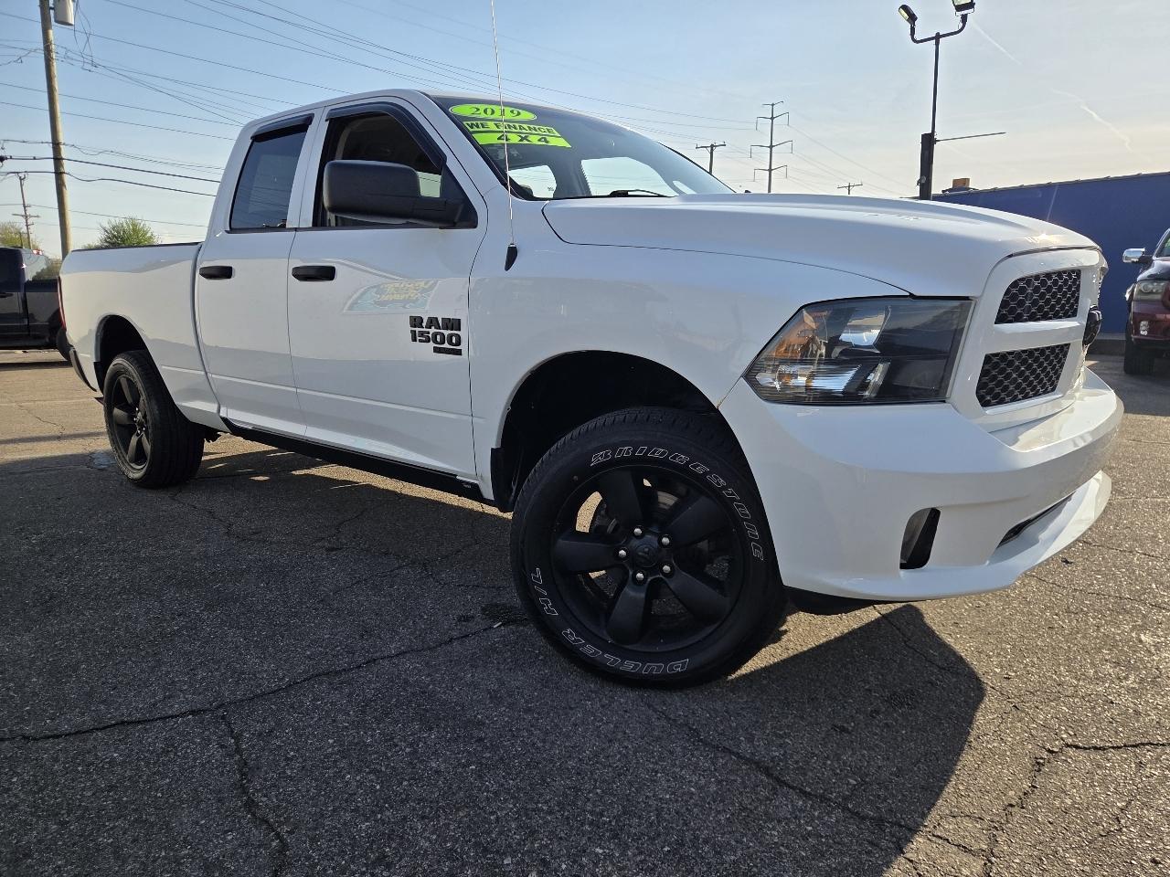 RAM 1500 Classic Tradesman Quad Cab 4WD 2019