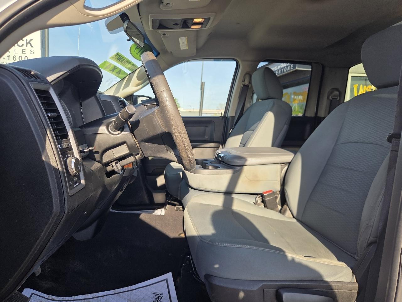 RAM 1500 Classic Tradesman Quad Cab 4WD 2019