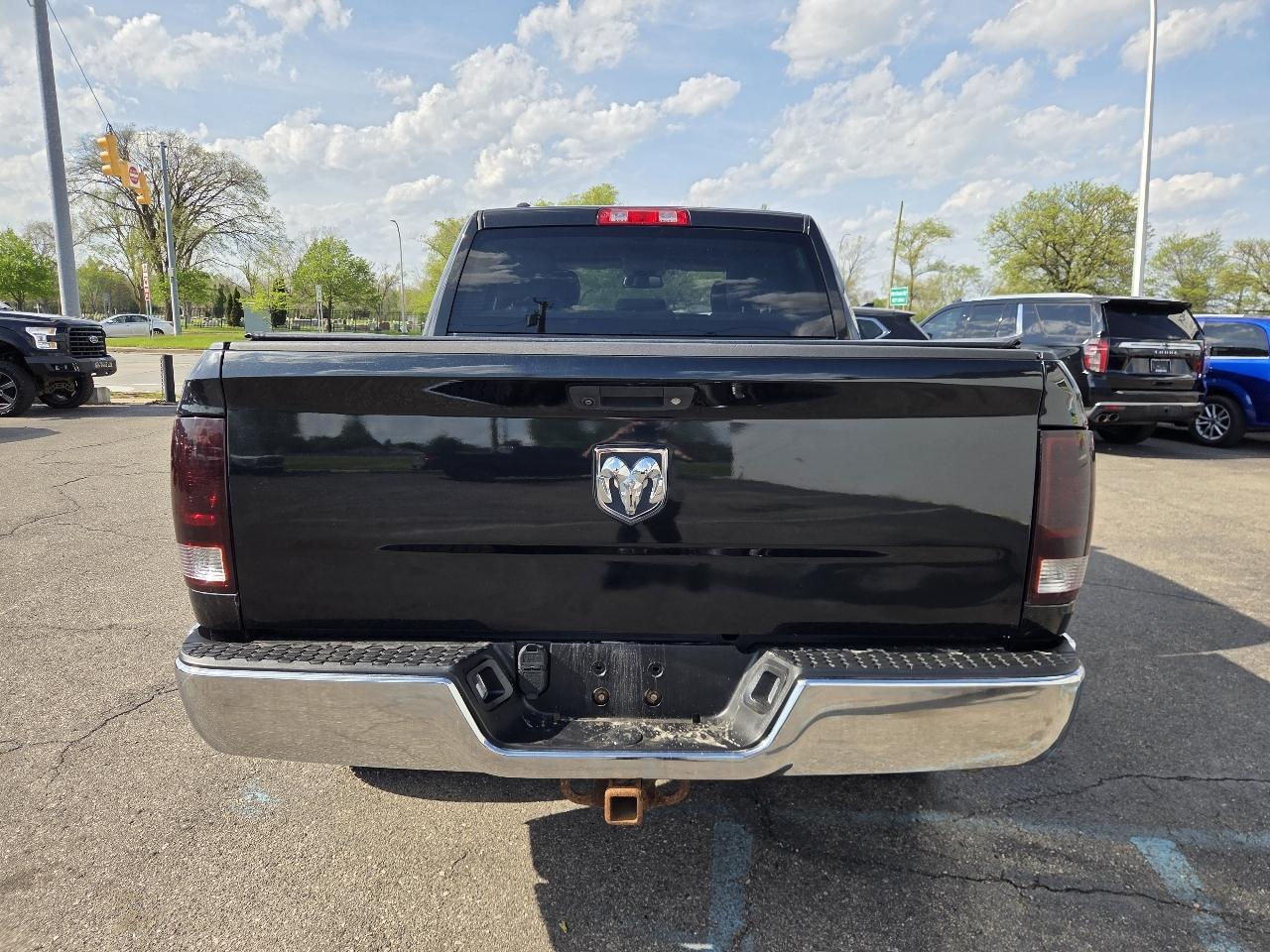 RAM 1500 Tradesman Crew Cab SWB 4WD 2017