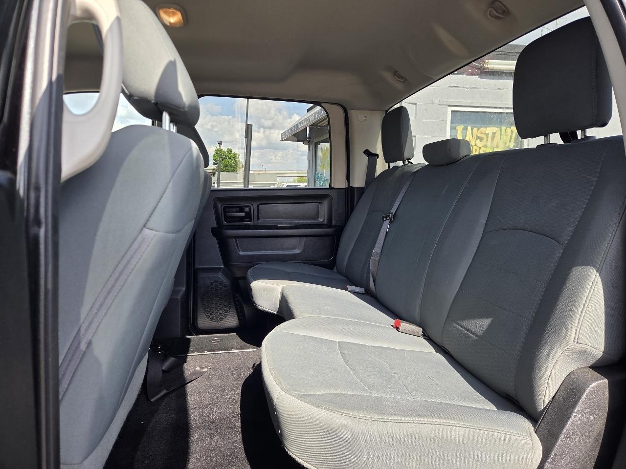 RAM 1500 Tradesman Crew Cab SWB 4WD 2017