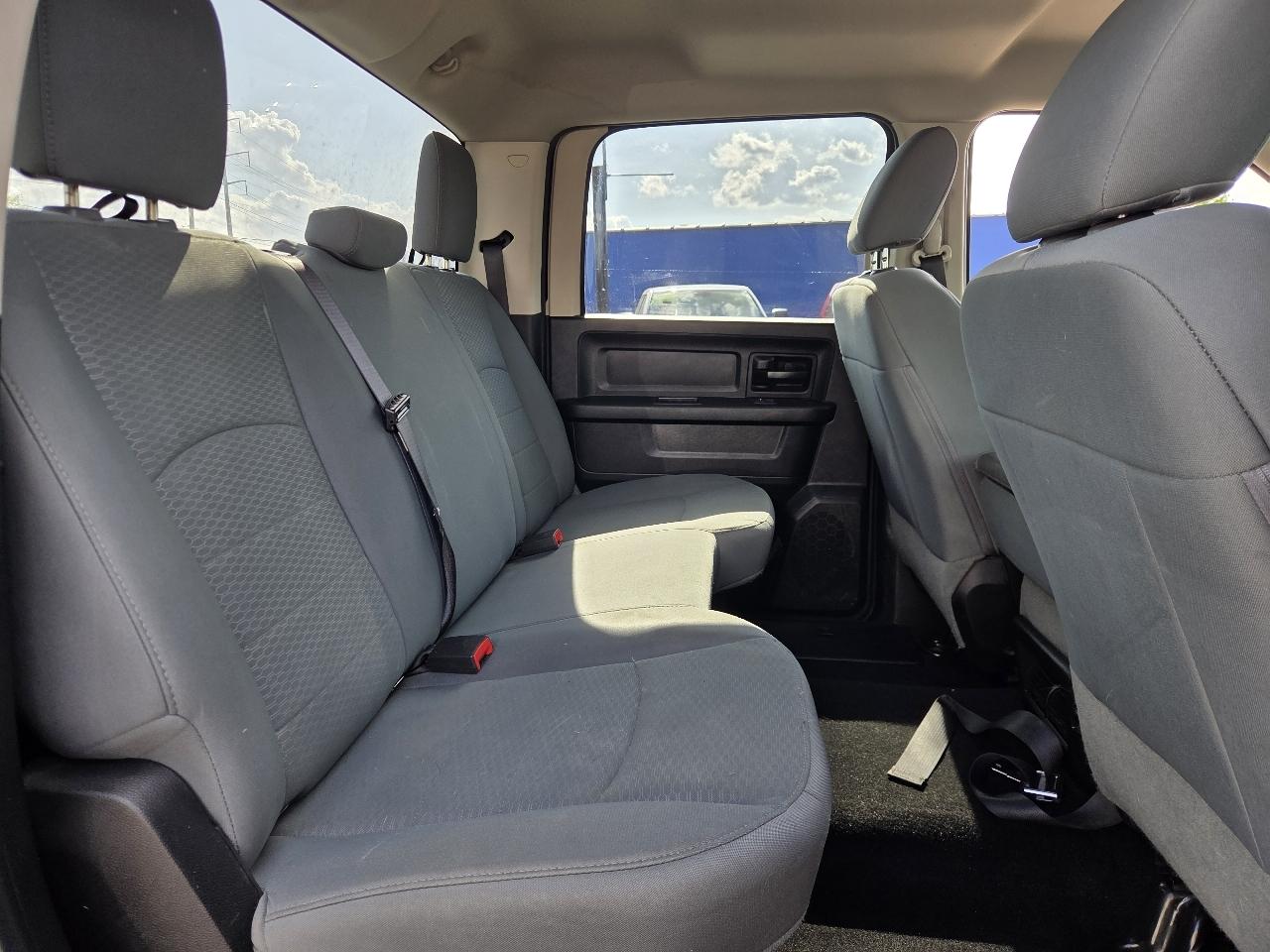 RAM 1500 Tradesman Crew Cab SWB 4WD 2017