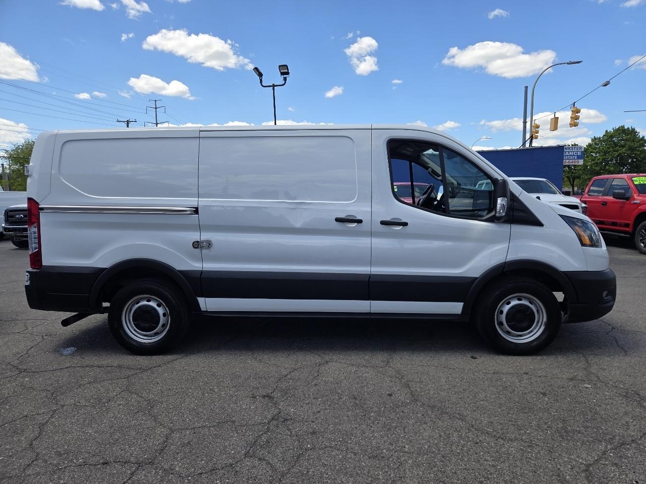 Ford Transit 150 Van Low Roof w/Sliding Pass. 130-in. WB 2020