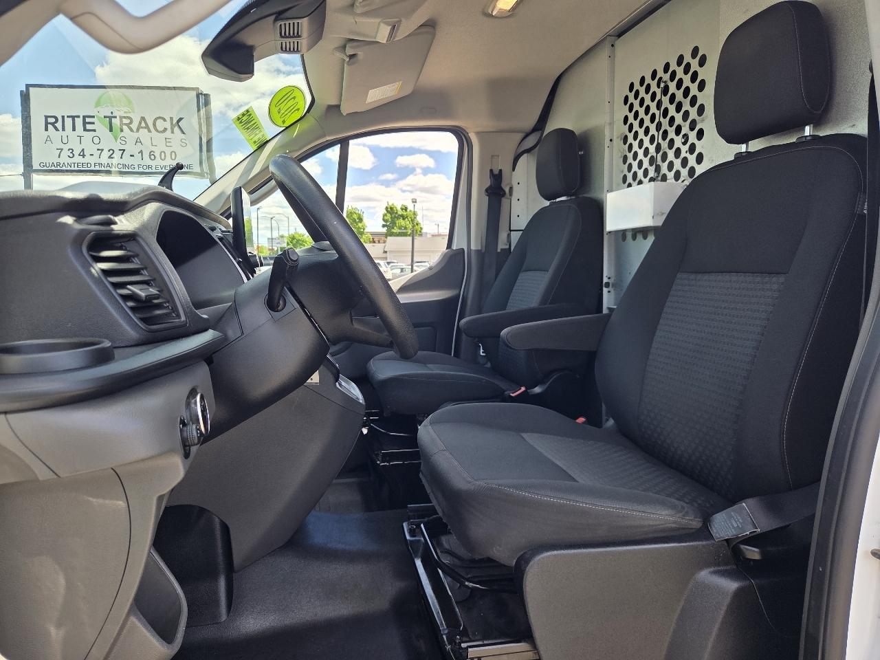 Ford Transit 150 Van Low Roof w/Sliding Pass. 130-in. WB 2020