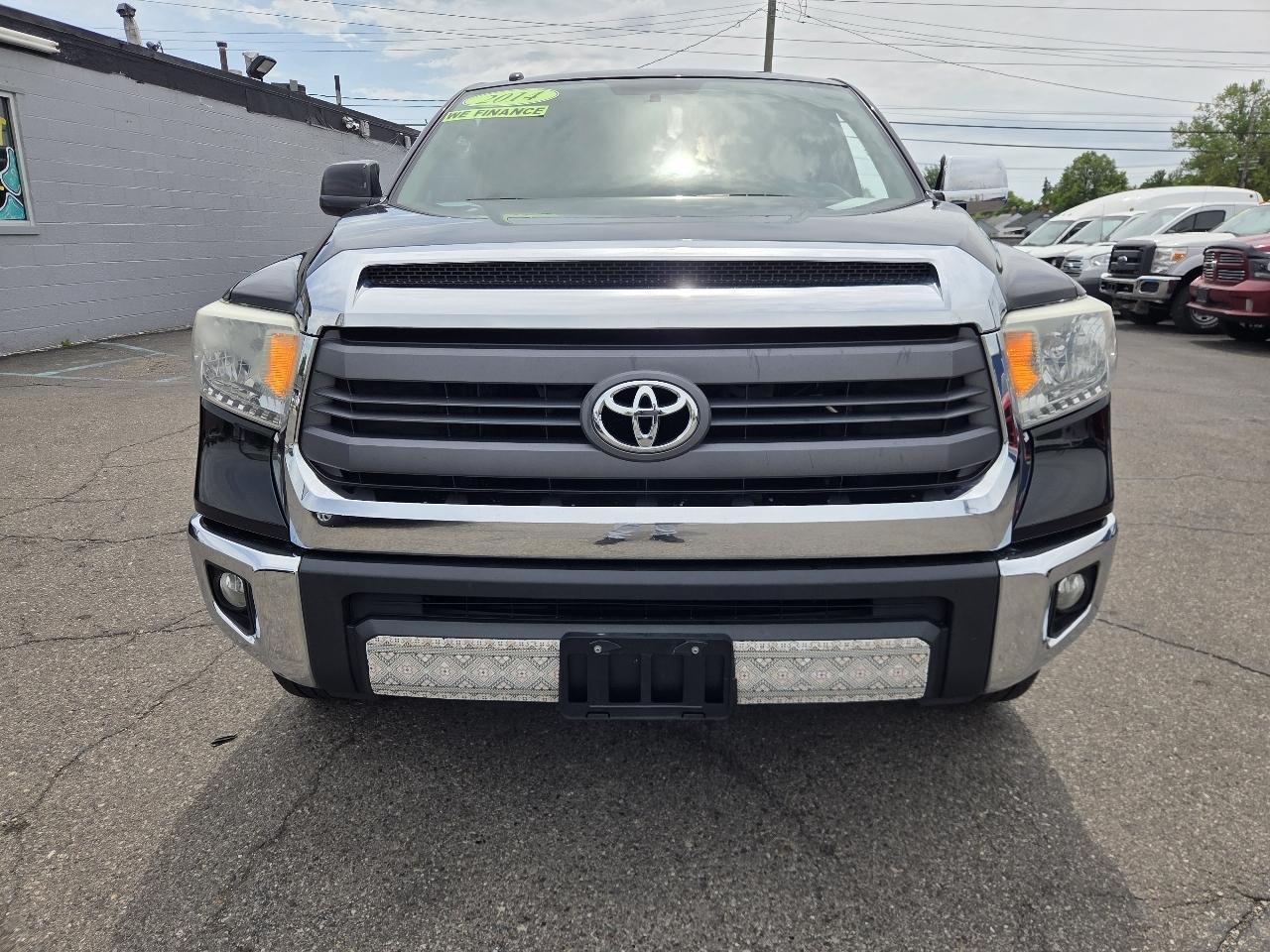 Toyota Tundra SR5 4.6L V8 Double Cab 2WD 2014