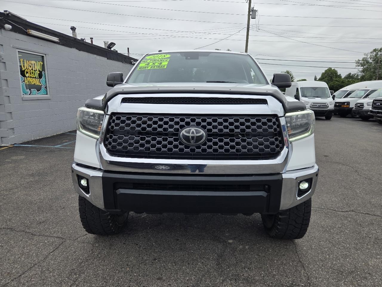 Toyota Tundra SR5 5.7L V8 CrewMax 4WD 2018