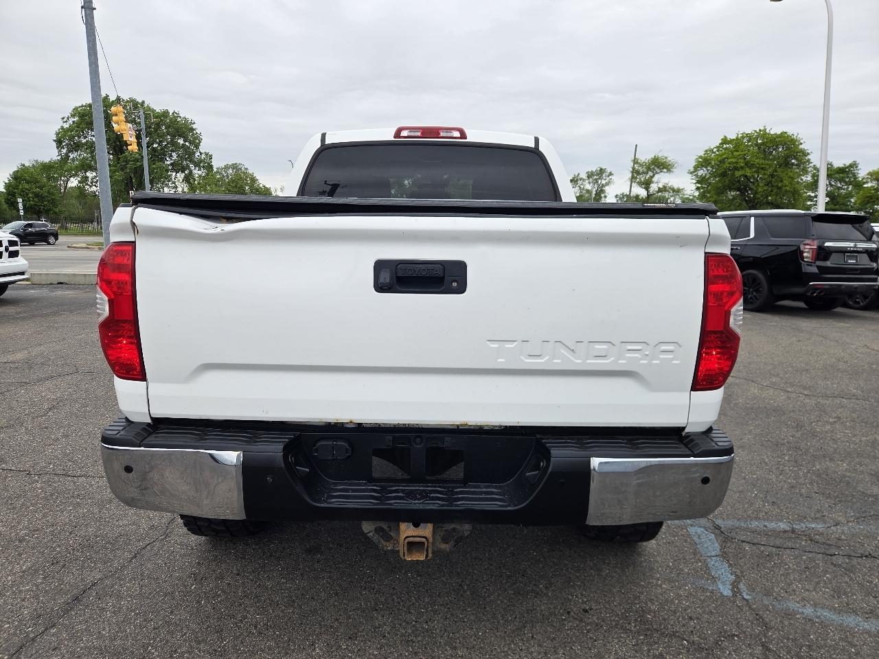 Toyota Tundra SR5 5.7L V8 CrewMax 4WD 2018