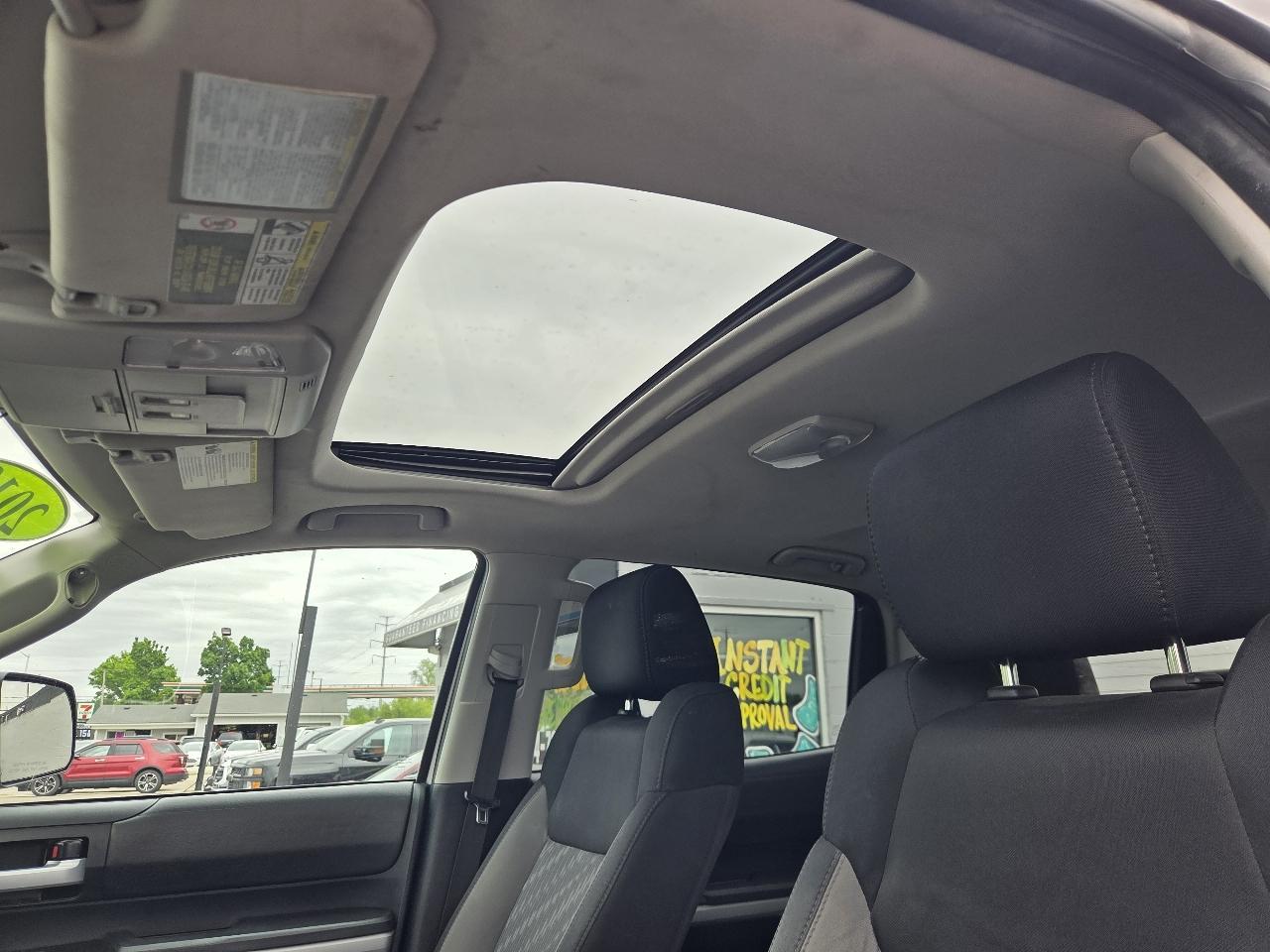 Toyota Tundra SR5 5.7L V8 CrewMax 4WD 2018