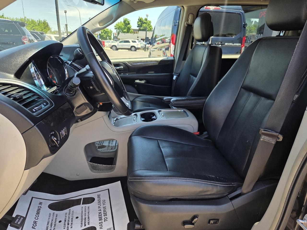 Dodge Grand Caravan Crew 2017