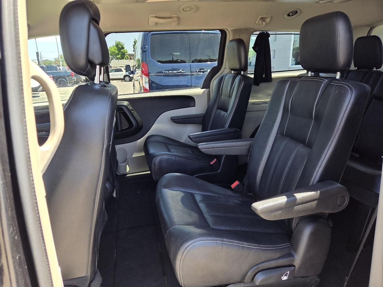 Dodge Grand Caravan Crew 2017