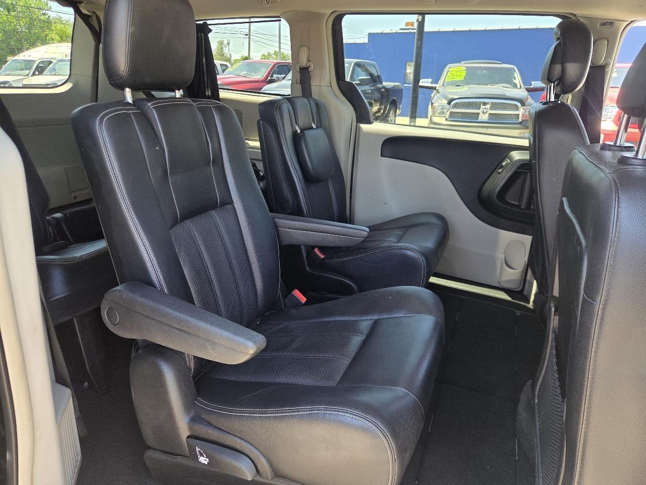 Dodge Grand Caravan Crew 2017