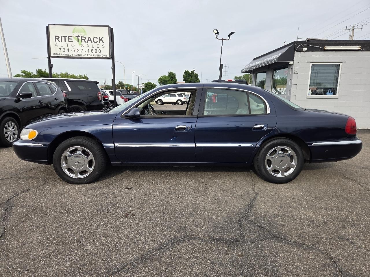 Lincoln Continental Base 2002