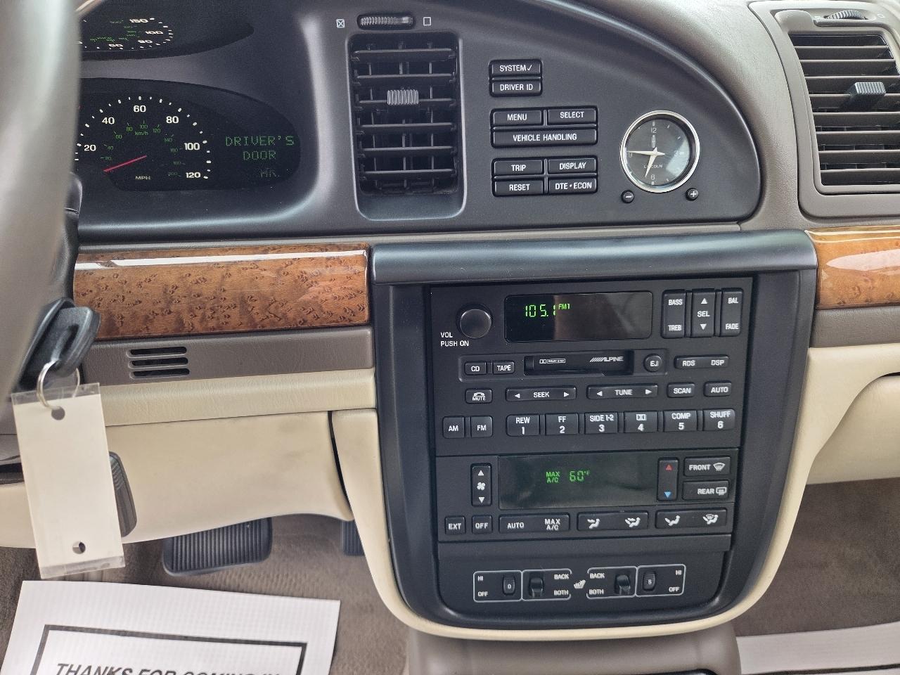 Lincoln Continental Base 2002