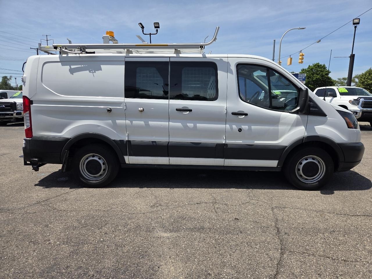 Ford Transit 150 Van Low Roof 60/40 Pass. 130-in. WB 2018