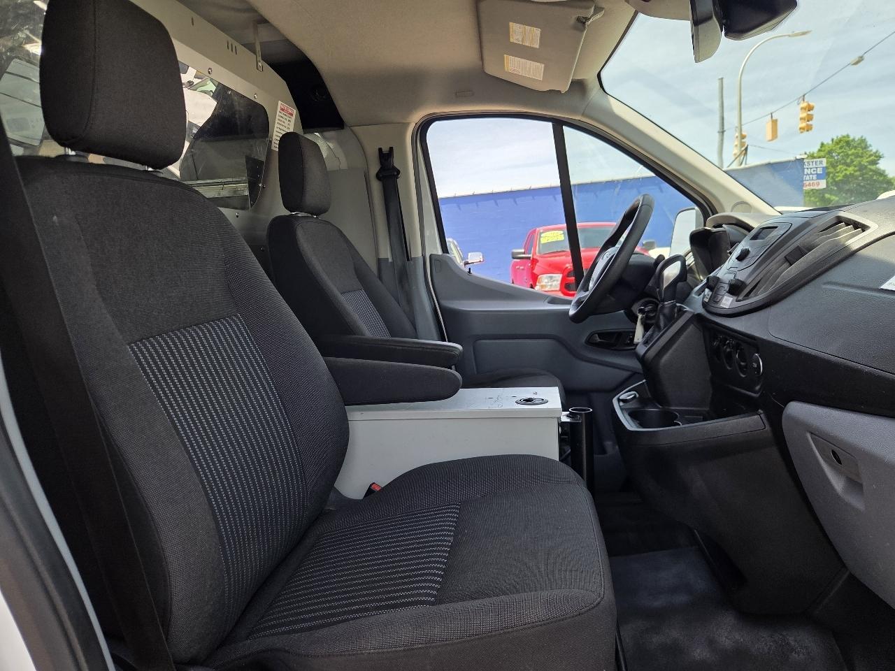 Ford Transit 150 Van Low Roof 60/40 Pass. 130-in. WB 2018